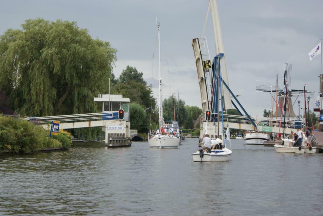 Vila De Rakken Woudsend Exteriér fotografie
